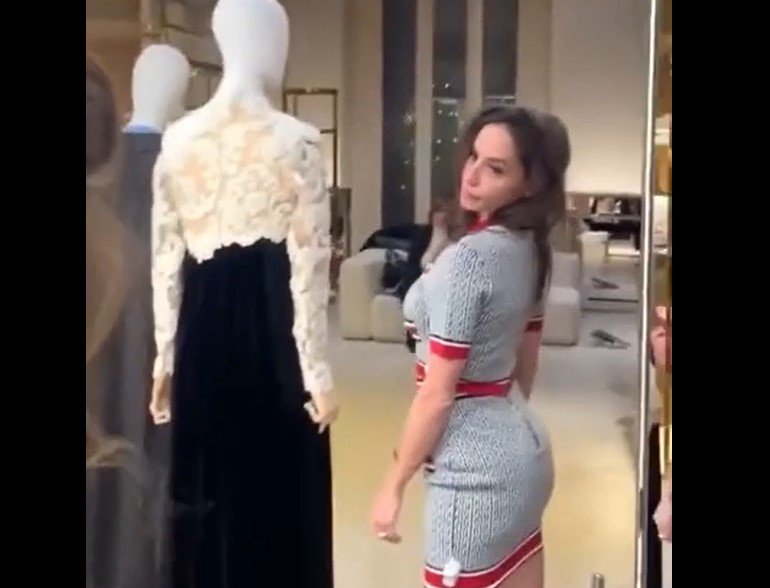 Malena Italian slut in a clothing store